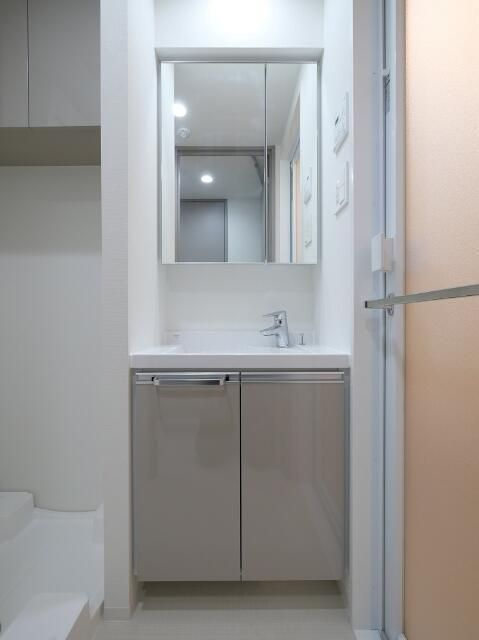 ＰＲＥＭＩＵＭ　ＣＵＢＥ　池袋本町の洗面所
