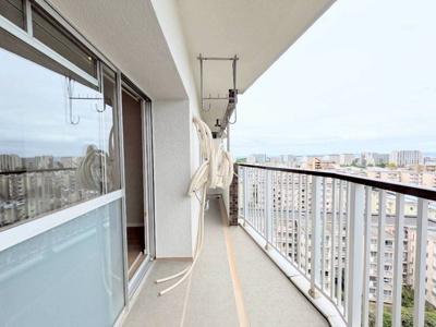 【バルコニー】 | 千里桃山台住宅 | こちらのサイトに掲載されている全ての物件が、当社にてご紹介可能です！気になる物件がありましたら、弊社スタッフまでお気軽にお問合せ下さいま