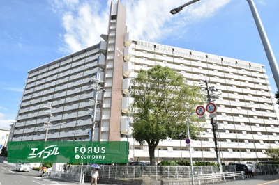 【外観】 | 千里桃山台住宅 | 物件を比較検討したいお客様には、「物件比較見学プラン」をご用意しております。こちらの物件だけでなく、お客様の希望に沿った物件を、いくつかまとめてご案内させて頂きます。