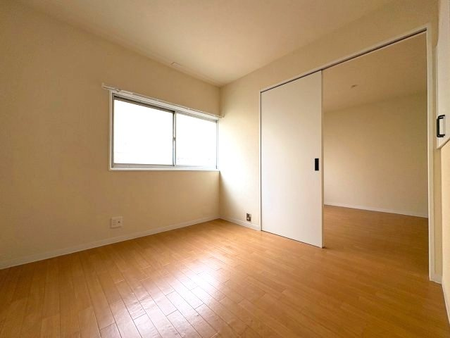 はびきの4丁目戸建の洋室