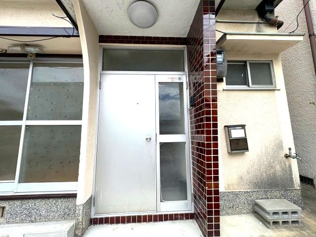 はびきの4丁目戸建のエントランス