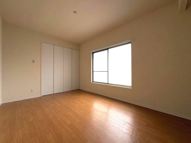 はびきの4丁目戸建の洋室