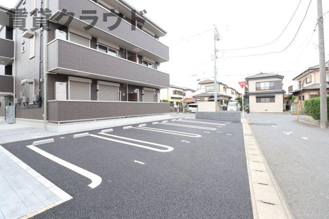 グランツ白金の駐車場|駐車場があるので、車を買う予定の方も安心です