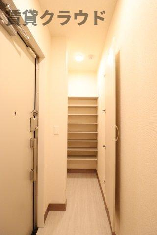 グランツ白金の玄関|収納もある玄関です