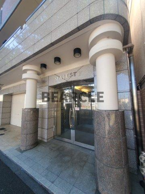 【エントランス】 | マジェスティ | 建物の内部です