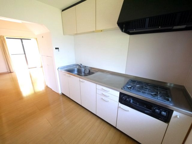 山武郡九十九里町作田　中古戸建のキッチン|内装リフォーム済み令和8年5月 平成14年2月築３SLDKリビング約19.6帖吹抜け閑静な分譲地内　