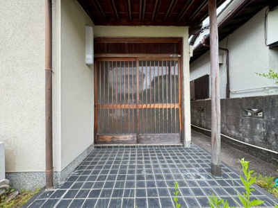 【玄関】 | 箕面市粟生新家5丁目貸家