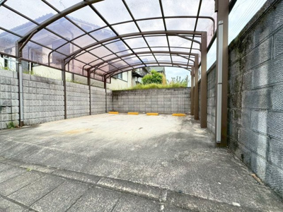 【駐車場】 | 箕面市粟生新家5丁目貸家