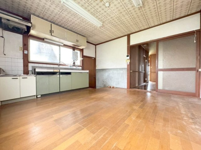 【居間・リビング】 | 箕面市粟生新家5丁目貸家