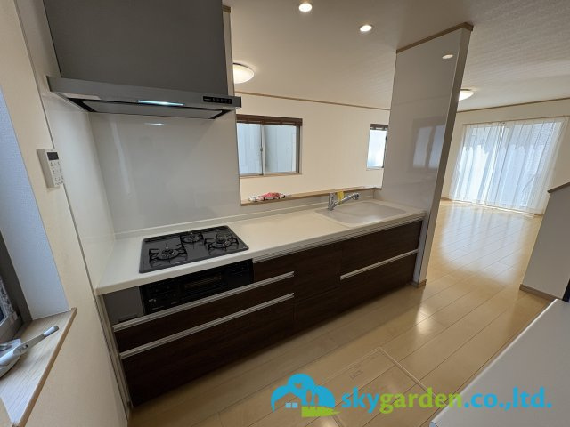 茅ヶ崎市甘沼　中古戸建のキッチン|使いやすいシステムキッチン
