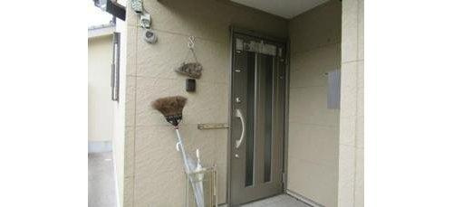 別府市亀川中央町の玄関
