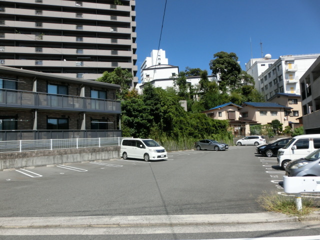 セリーンアイハウスの駐車場