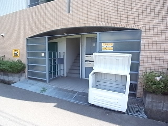 ツインルーフのエントランス