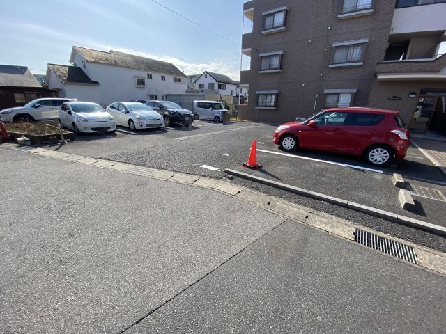【駐車場】