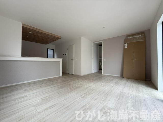 平塚市平塚2丁目  　新築戸建　全２棟の居間・リビング|16.6帖　LDK