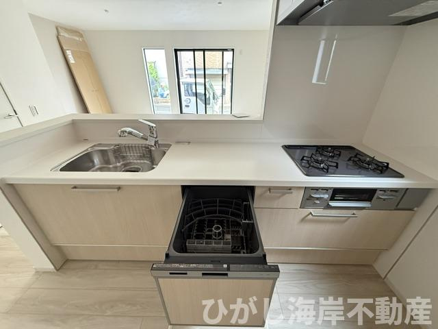平塚市平塚2丁目  　新築戸建　全２棟のキッチン|食洗器付きシステムキッチン