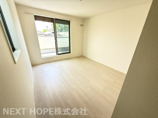 【洋室】 | 尼崎市大庄北３丁目中古戸建 | ３階洋室7帖です♪南向きバルコニーに面した明るく開放的な居室です！１