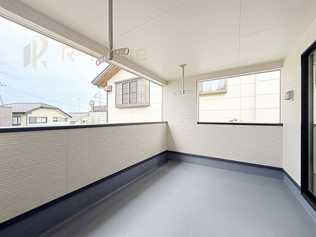 古河市関戸第1　新築戸建て　1号棟のバルコニー|急な雨でも安心のインナーバルコニー♪忙しいご夫婦も大満足♪