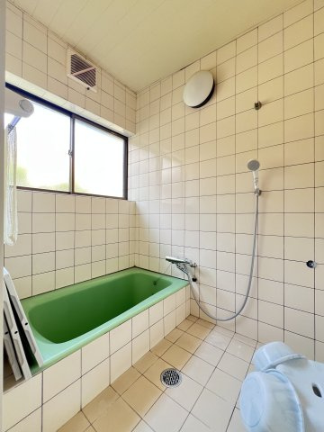 米子市旗ヶ崎９丁目　中古住宅の浴室