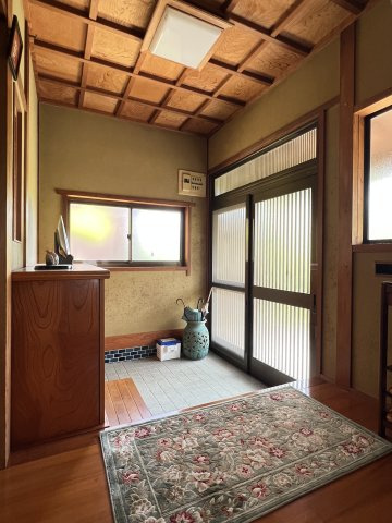 米子市旗ヶ崎９丁目　中古住宅の玄関