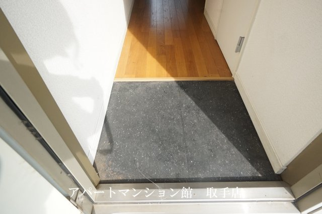 レオパレスエクセレントNo.8の玄関