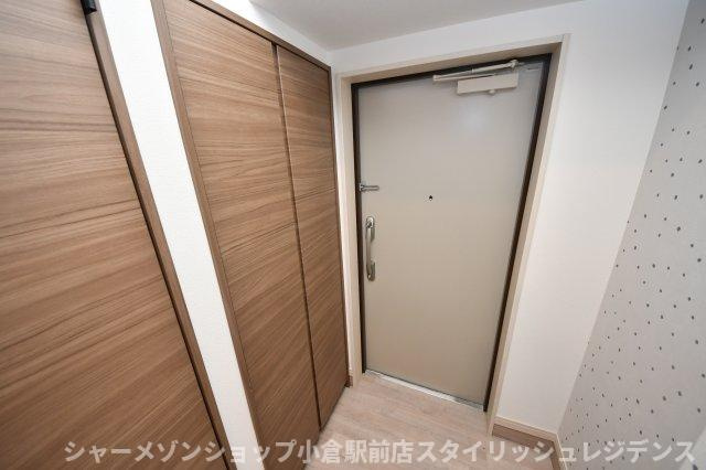 THE APARTMENT 開の玄関