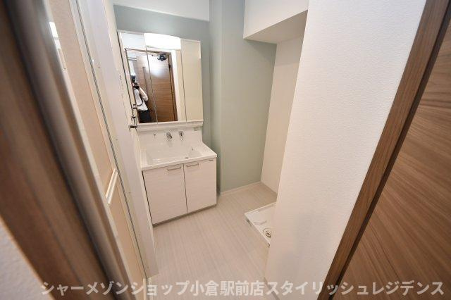 THE APARTMENT 開のシャワールーム