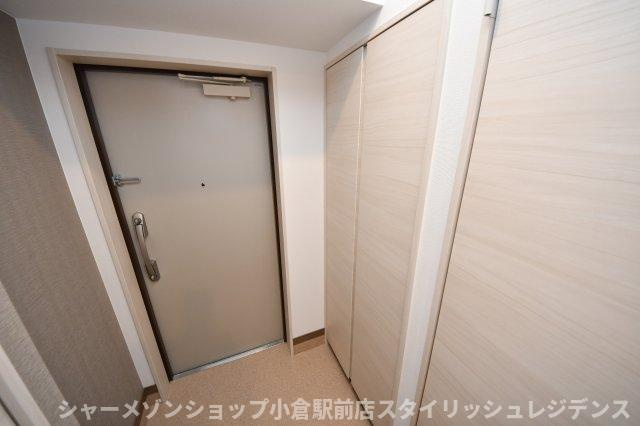 THE APARTMENT 開の玄関