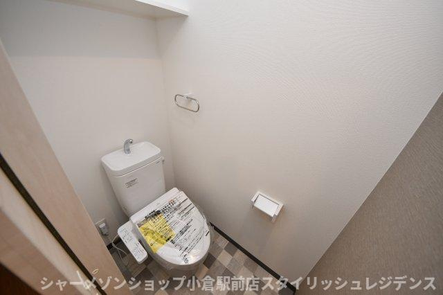 THE APARTMENT 開のトイレ