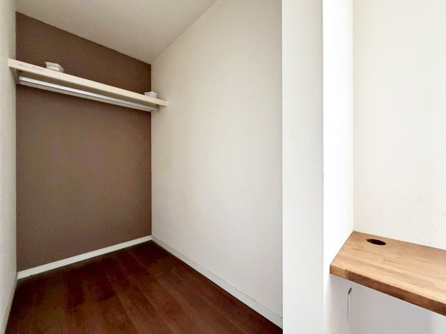 【収納】 | 阿見町よしわら２丁目　中古戸建 | お洋服が多い方も安心のウォークインクローゼット！