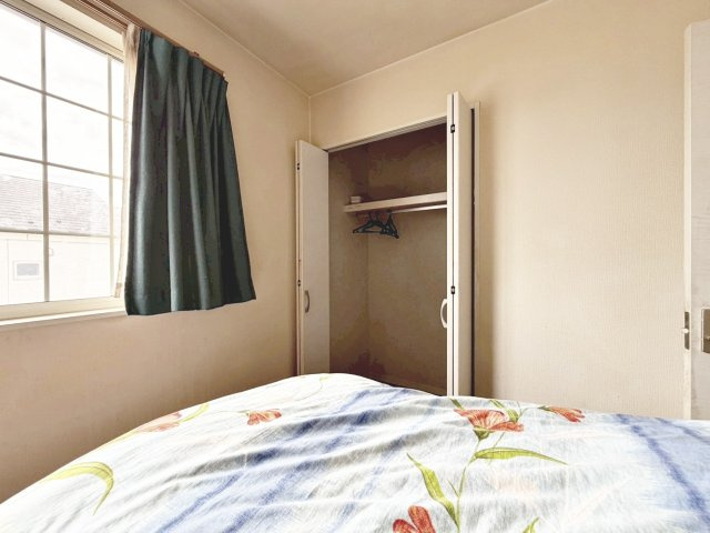 【収納】 | 阿見町よしわら２丁目　中古戸建 | 全室にクローゼットが付いていて、お部屋の住空間もスッキリ広々使えそうです(^^)