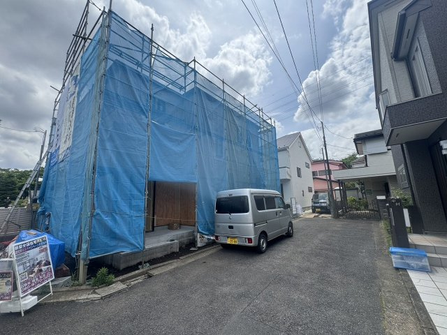日野市神明４丁目の新築一戸建の前面道路含む現地写真