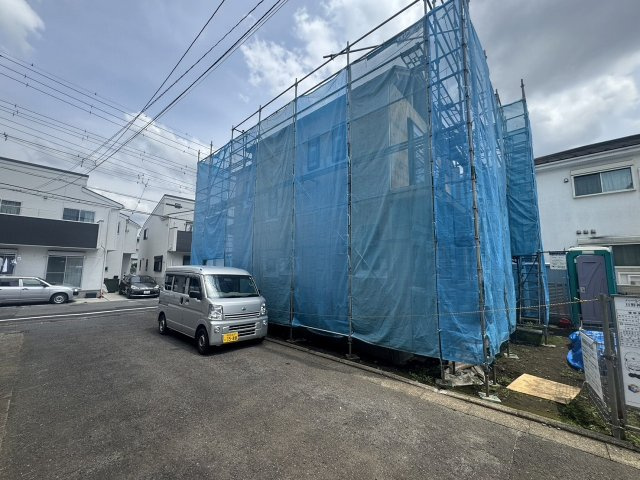 日野市神明４丁目の新築一戸建の前面道路含む現地写真