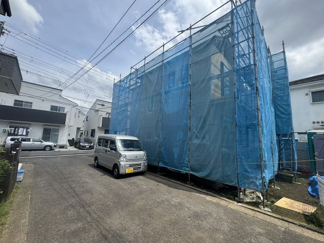 日野市神明４丁目の新築一戸建の前面道路含む現地写真