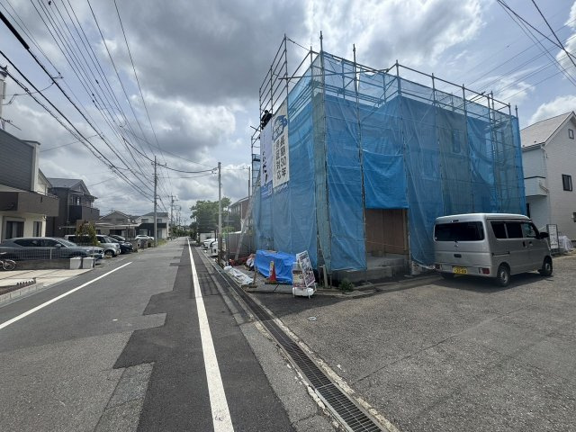 日野市神明４丁目の新築一戸建の前面道路含む現地写真