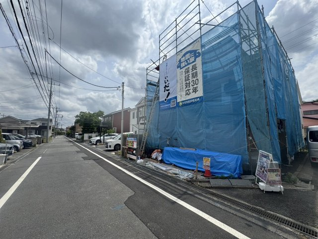 日野市神明４丁目の新築一戸建の前面道路含む現地写真
