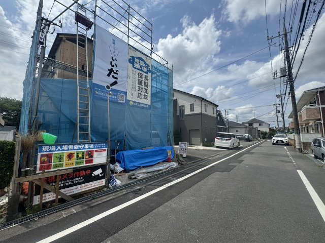 日野市神明４丁目の新築一戸建の前面道路含む現地写真