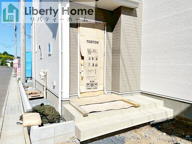 日立市西成沢町2丁目23-P1　新築戸建　5号棟のエントランス
