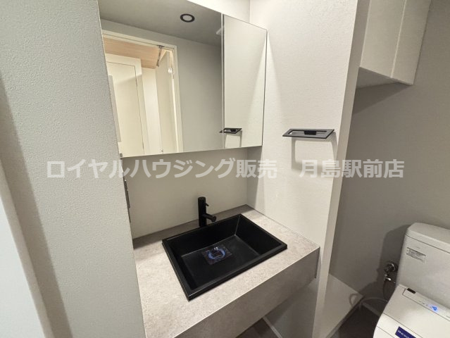 ☆黒を基調とした独立洗面台☆