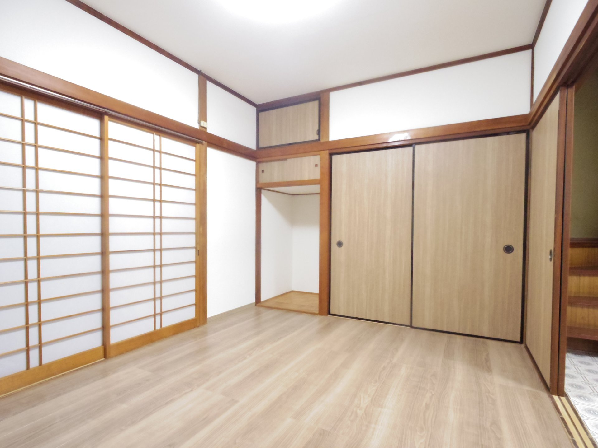 下安松貸家の内装