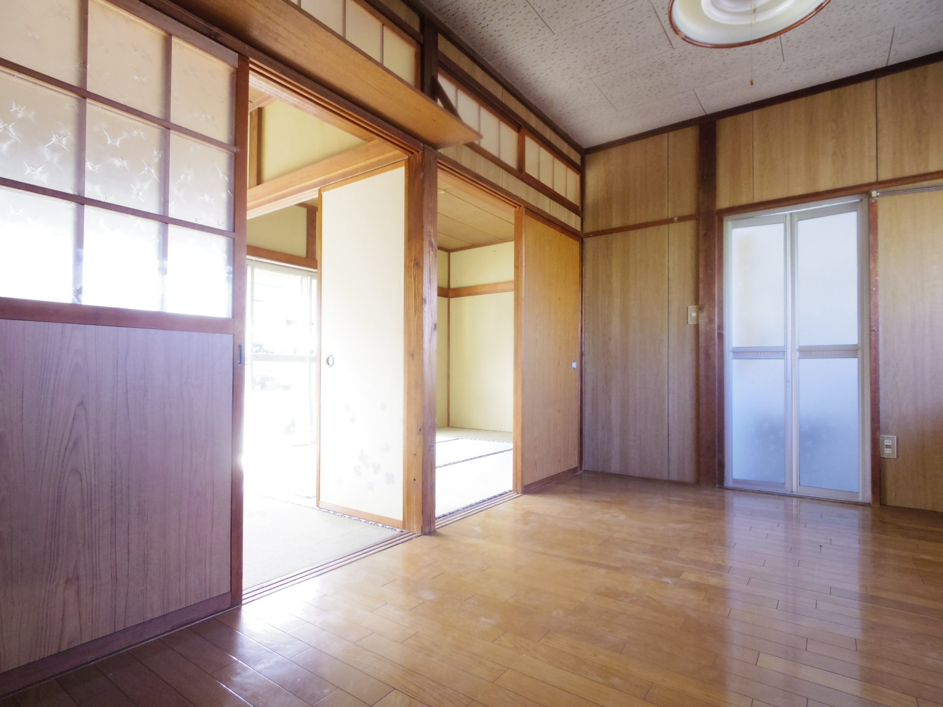 金子住宅の居間・リビング