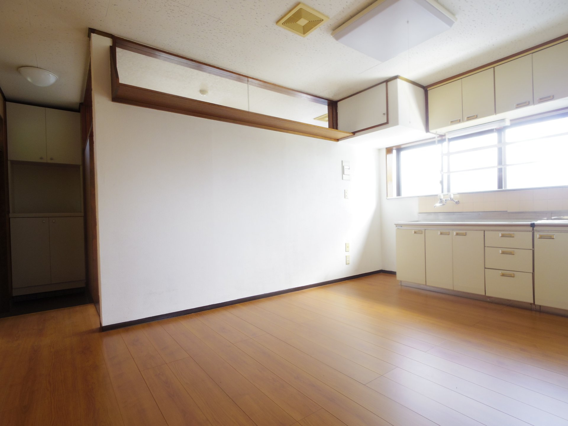 第三稲荷台ハイツの居間・リビング