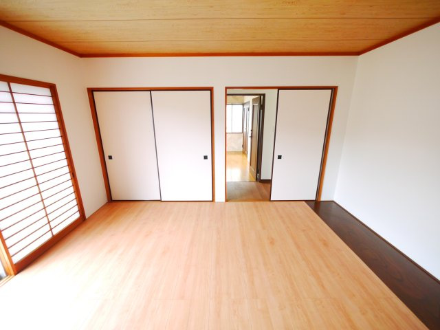茂原市東部台　中古戸建の洋室|内外装リフォーム済み令和8年2月 都市ガス上下水 駐車2台可 敷地約73坪家庭菜園。ドックラン可