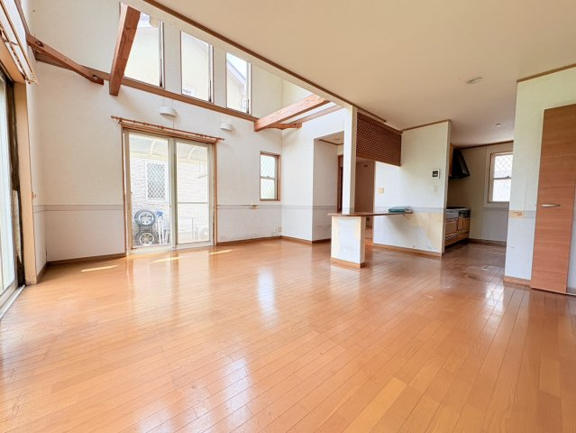 菖蒲が丘二丁目一戸建の居間・リビング|おしゃれなリビングです