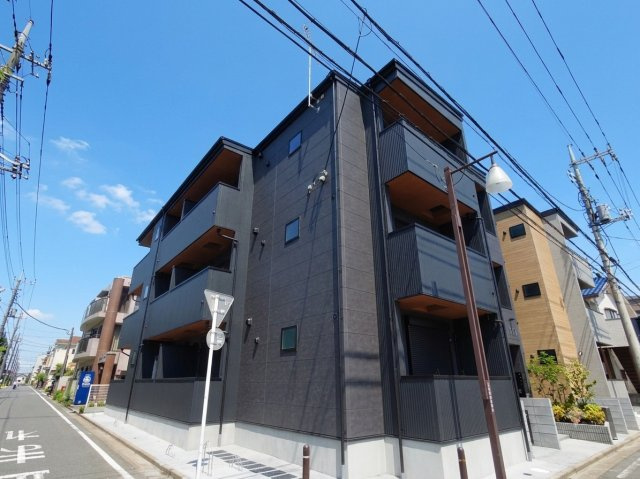 Ｌｕｍｉｎａ　Ｅａｓｔ