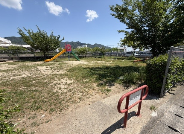 スカイハイツ三条の周辺|かもめ公園　徒歩1分