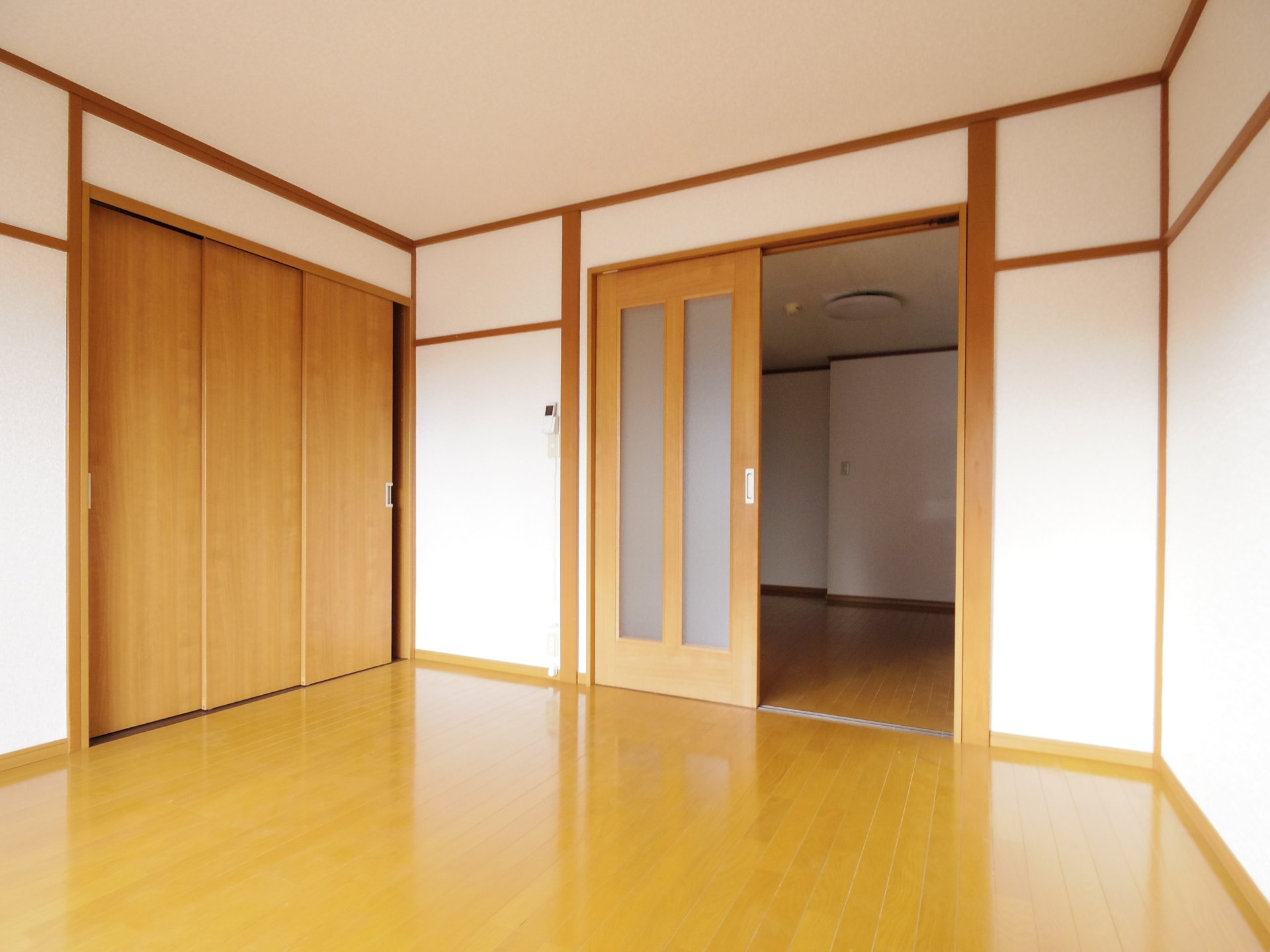 山登ビルの内装