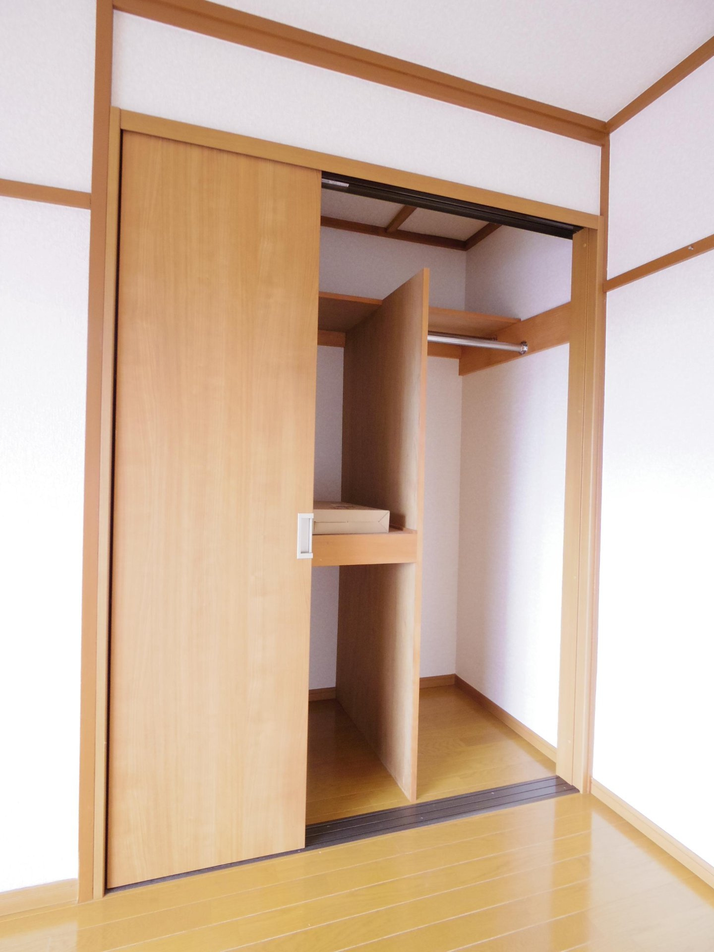 山登ビルの収納