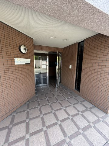 崇徳院ハイツ　Ｓ棟のロビー|ゆとりのあるロビーです