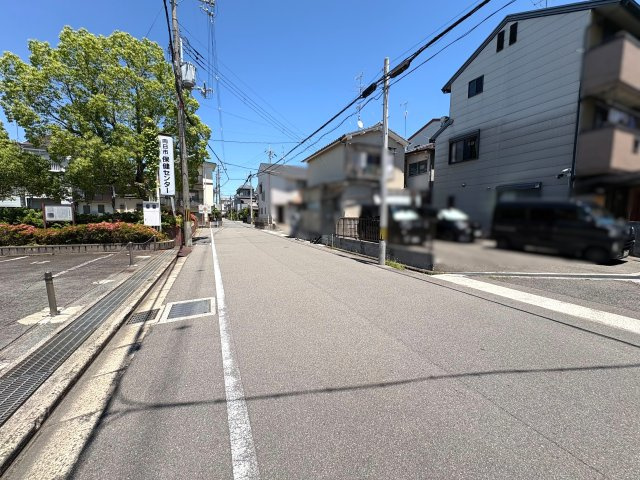 寺戸町東野辺の前面道路含む現地写真